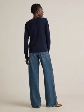 Quince Mongolian Cashmere V-Neck Sweater